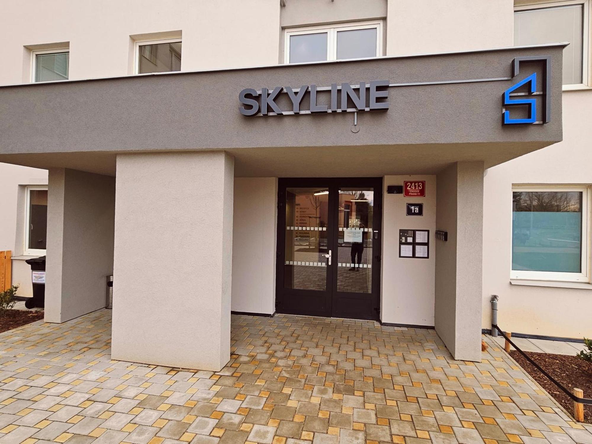 Terrace-View Prague Apartments For Business & Leisure, Free Parking & Gym, Near Metro & Aqua Sport Centre — Photos 2